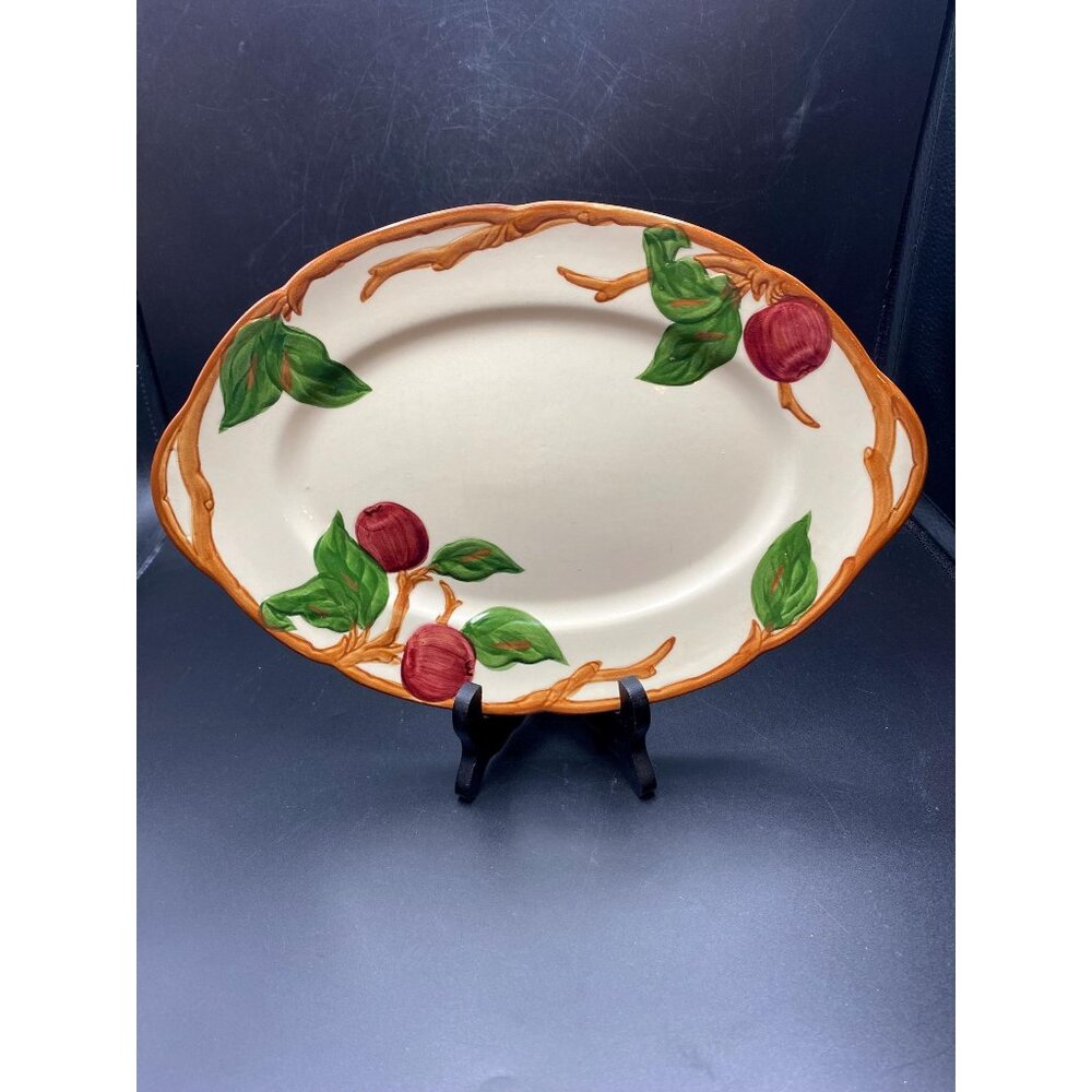 Apple Franciscan Platter Chips
